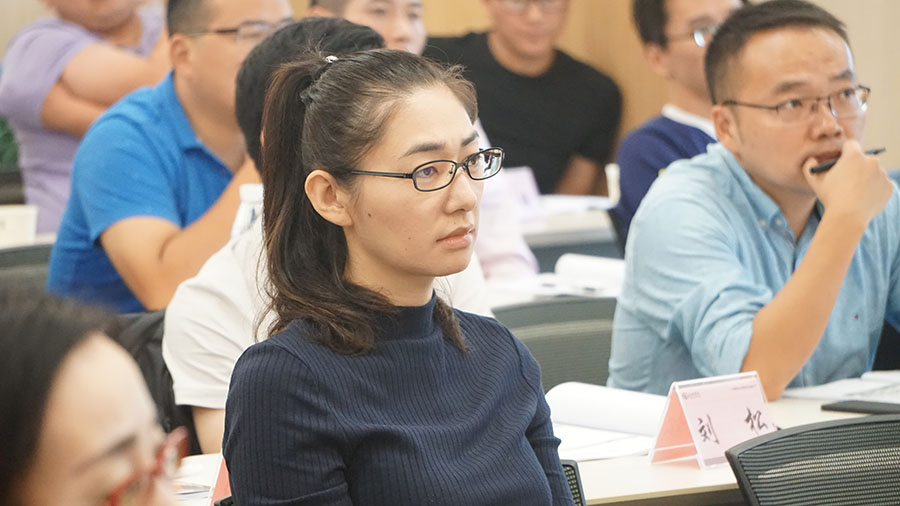 卓越经理人高级实战班核心课程之《互联网思维与经营创新》、《卓越领导力》在上海交大准时开课