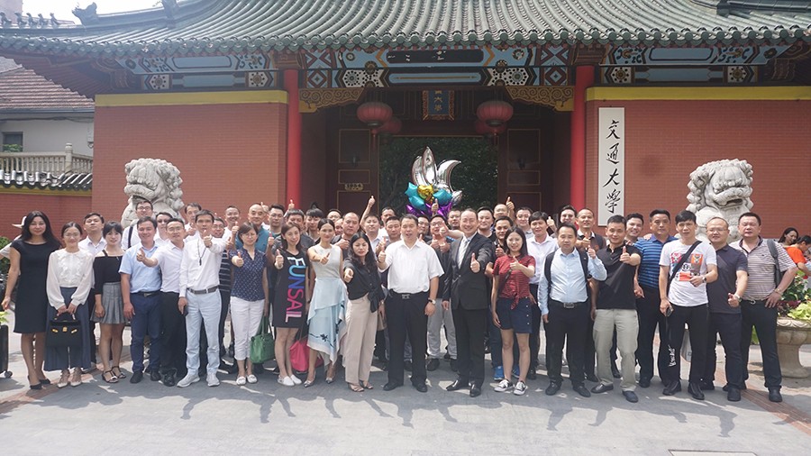 精英治邦，品牌报国。建立自己的品牌优势和品牌价值
